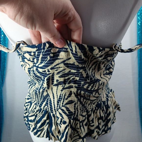 NWOT Patrons Of Peace Size M Summer Cut-Out Tank Top Keyhole Neckline Smocked - Picture 6 of 8